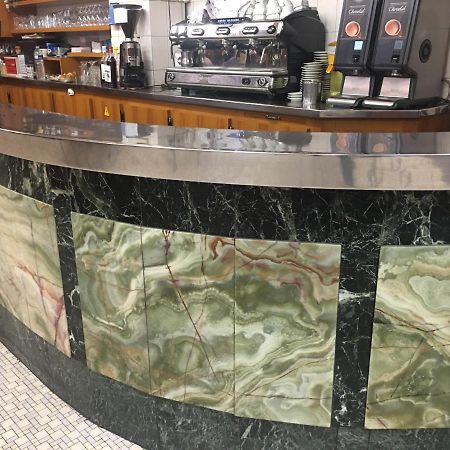 A La Pinte Du Nord Hotel Párizs Kültér fotó